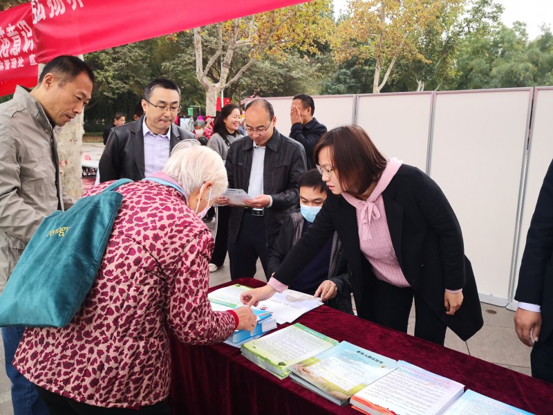 舜翔律所积极组织开展“弘扬养老孝老敬老传统，共建共享老年友好社会”普法宣传活动